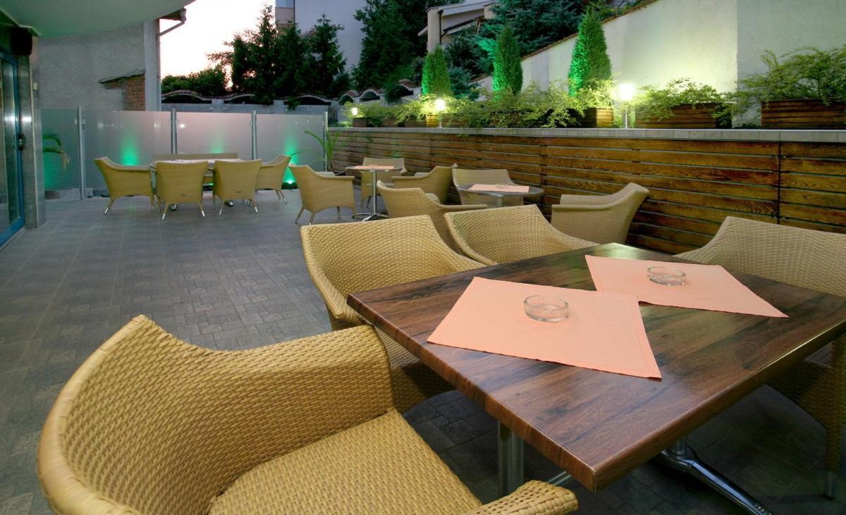 Riverside Family Hotel Yambol Restaurant foto